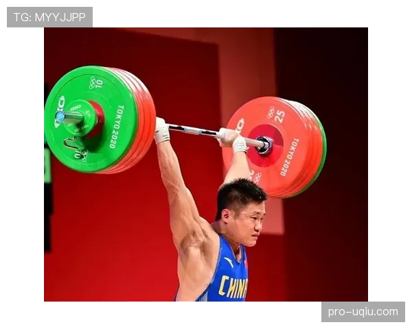 吕小军比赛结束后一身汗味儿直冲天，谁还记得他私底下是吃鸡狂魔？